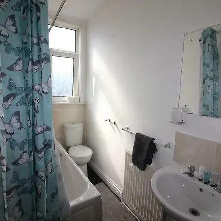 Lovely 2 Bed House With Office Space Leeds Apartment Leeds (West Yorkshire)
