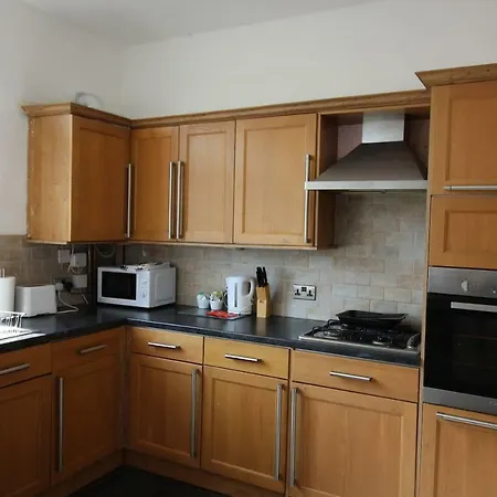 Apartment Lovely 2 Bed House With Office Space Leeds *